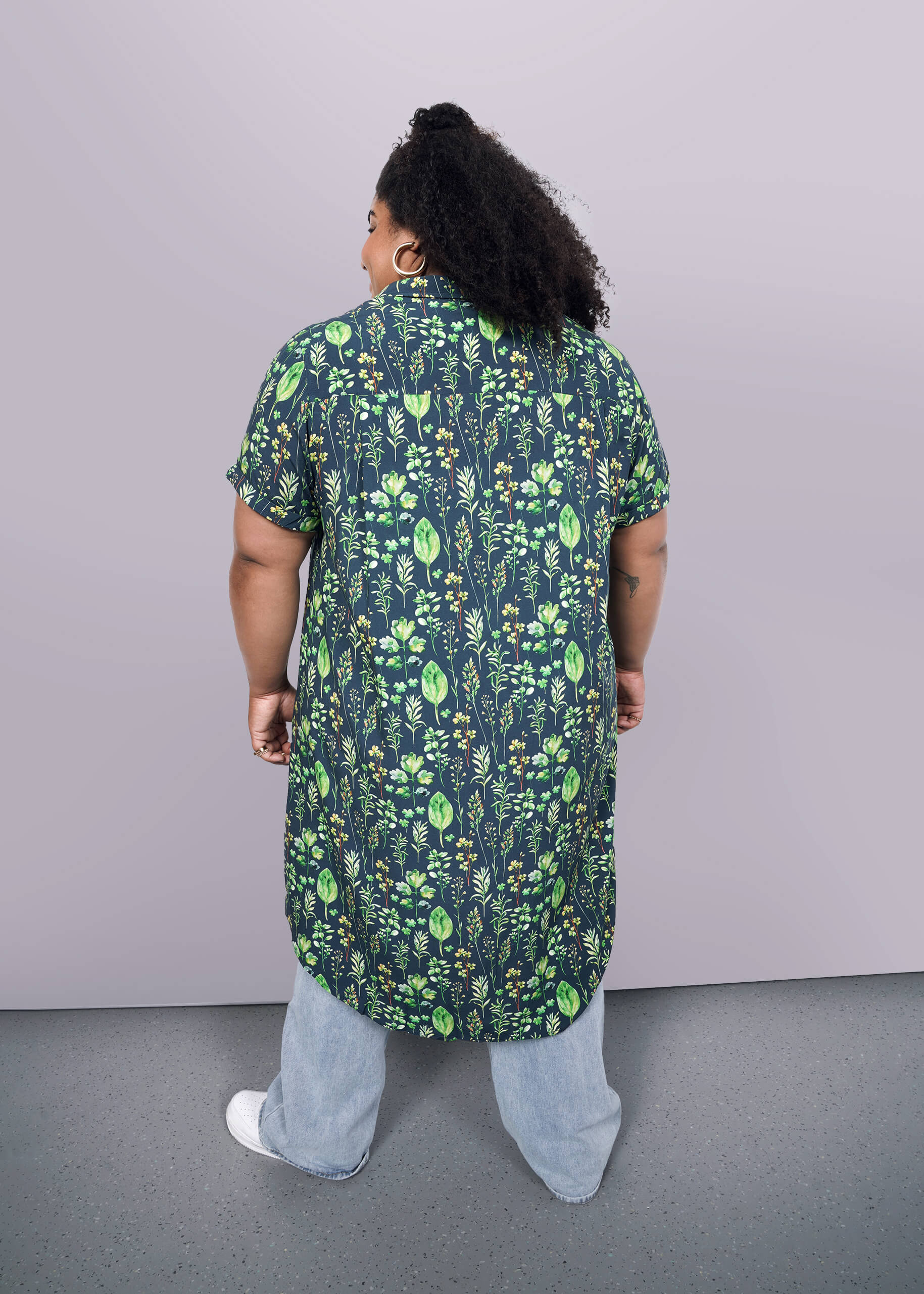 1X=Model wearing The Empower Shirt Dress in Leaf Navy
