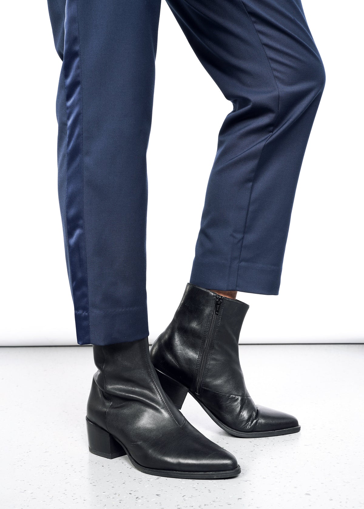 The Empower Colorblock Slim Crop Pant in Navy