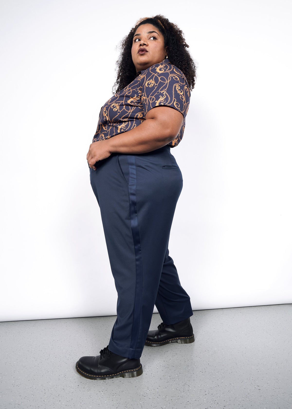 The Empower Colorblock Slim Crop Pant in Navy