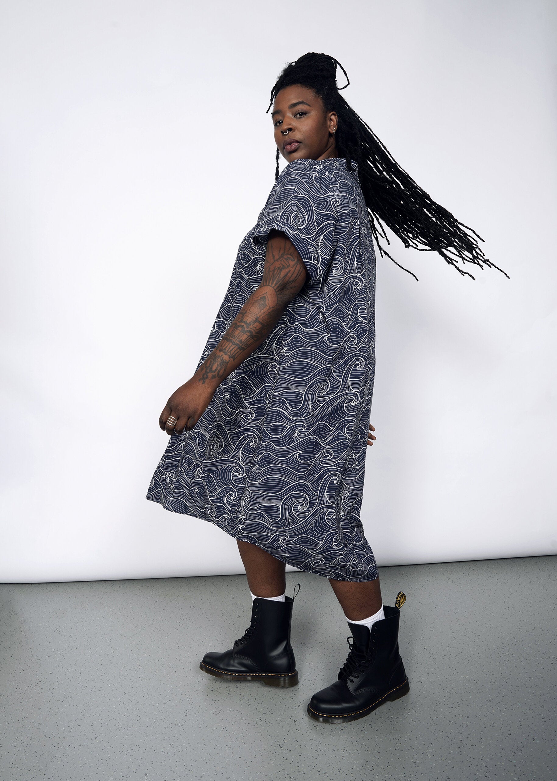 The Empower Shirt Dress in Waves Navy/White