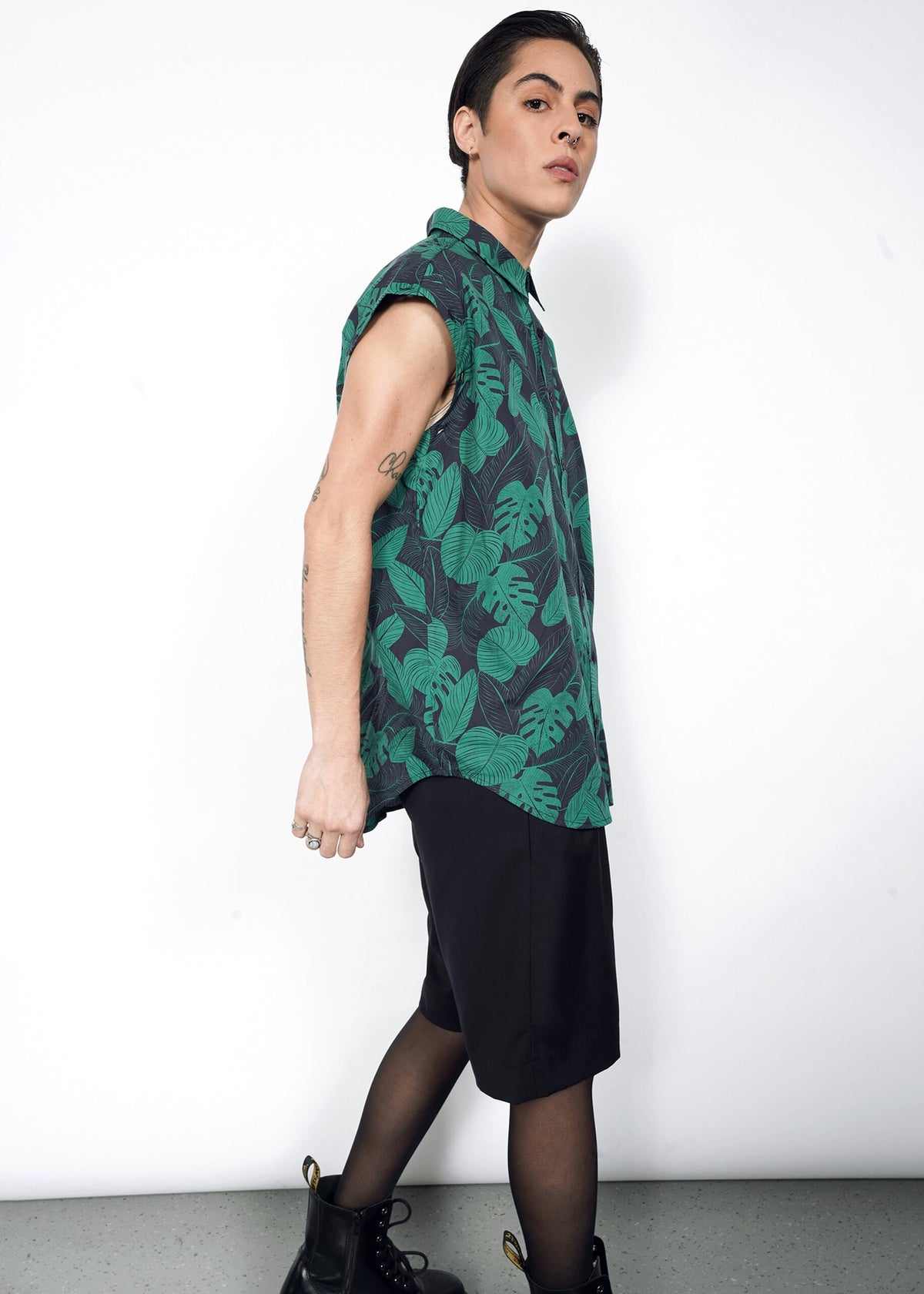 The Essential 12-Way Button Up in Monstera Emerald/Navy