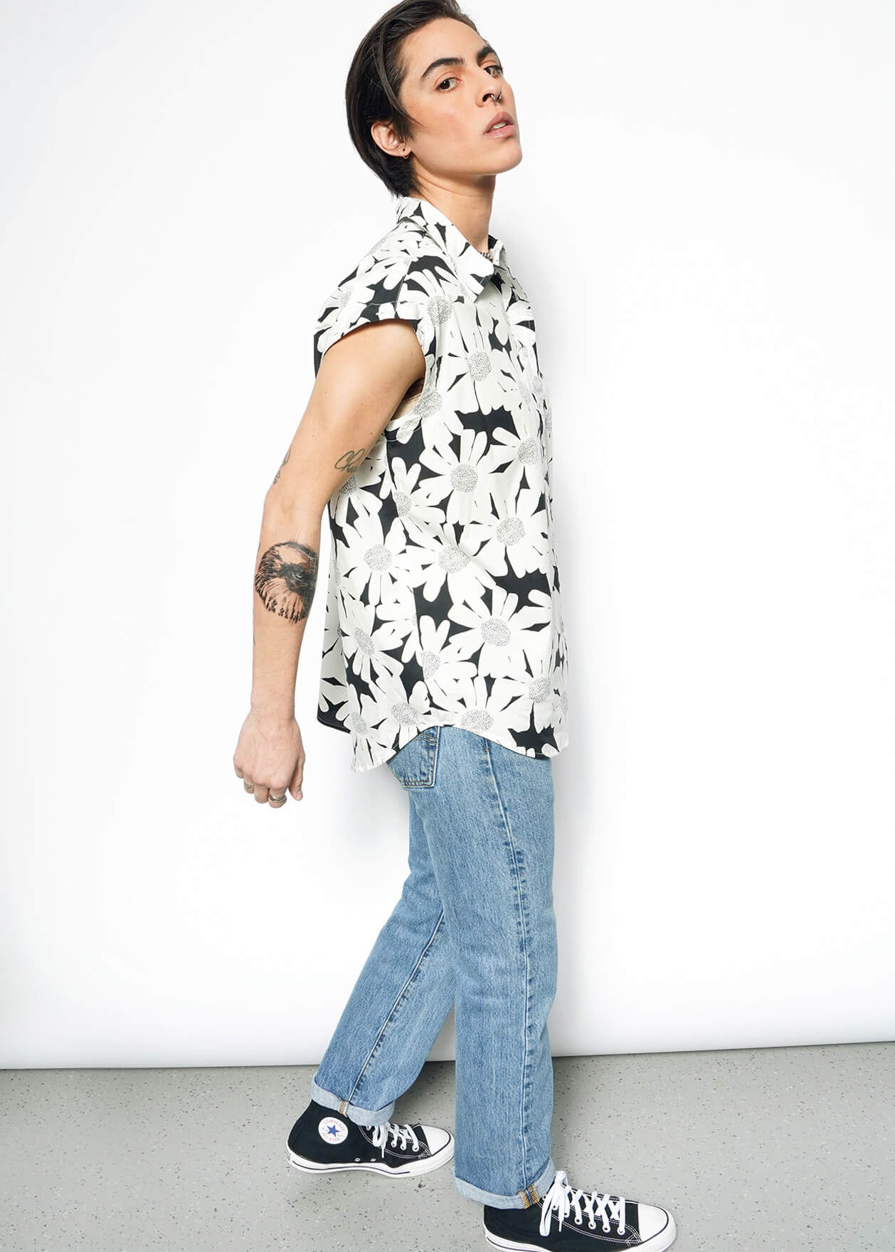 The Essential 12-Way Button Up in Sketch Daisy White/Black