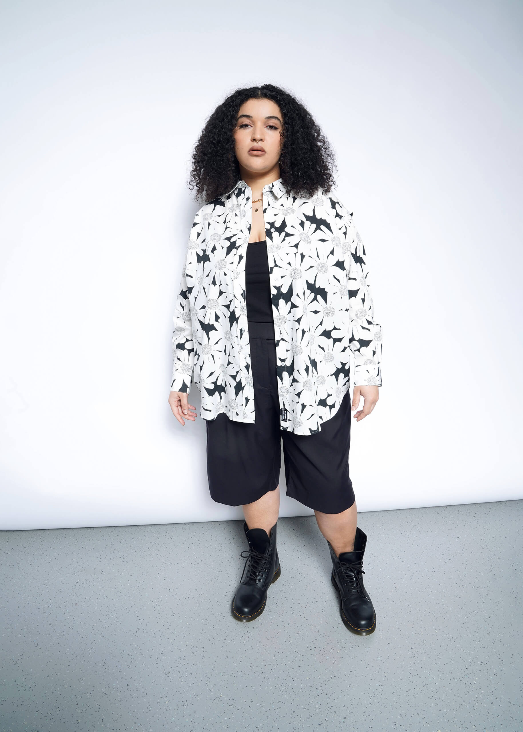 The Essential 12-Way Button Up in Sketch Daisy White/Black