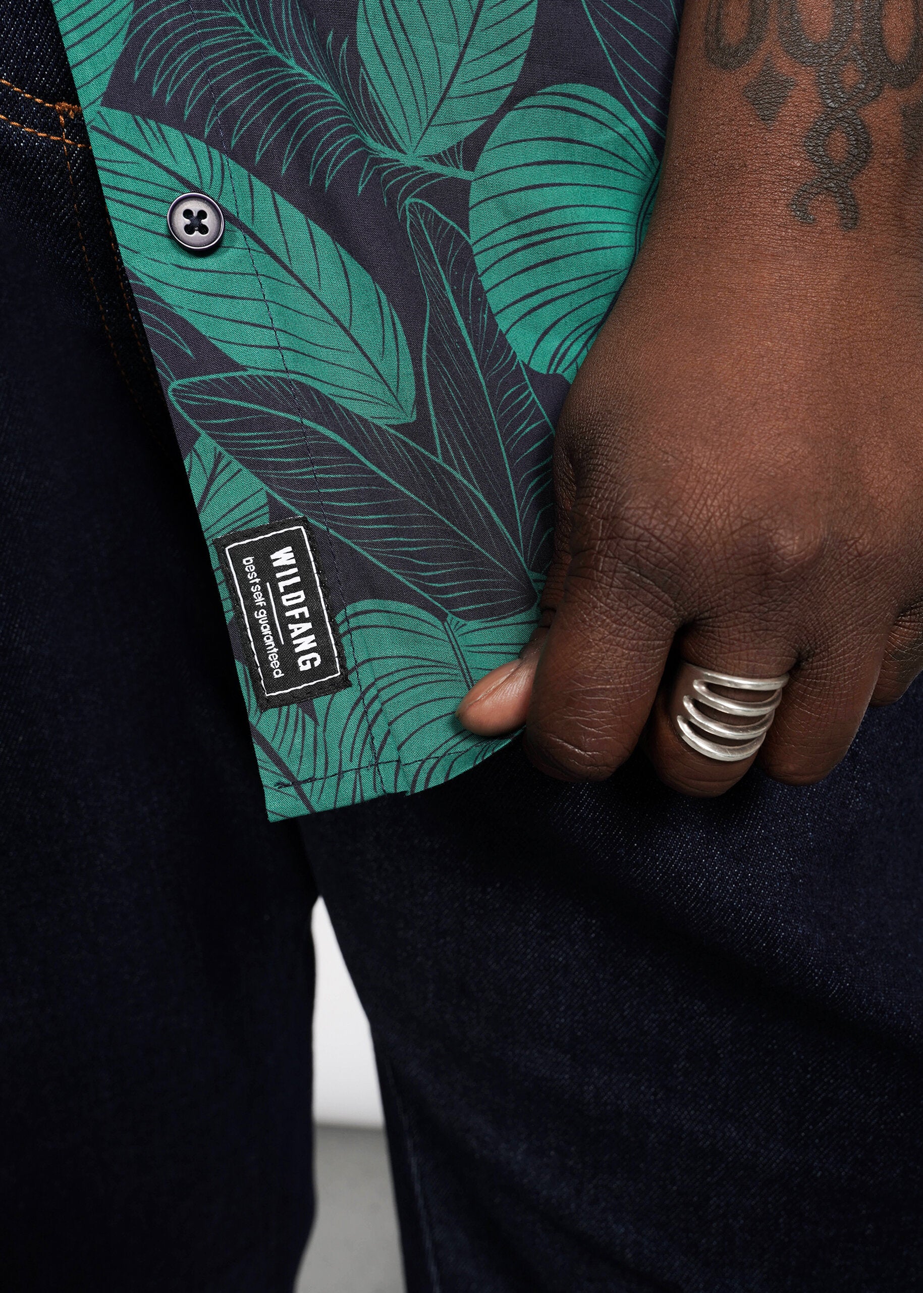 The Essential Button Up in Monstera Emerald/Navy
