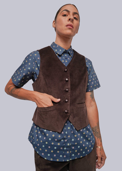 THEESSENTIALCORDUROYVEST_MOCHA