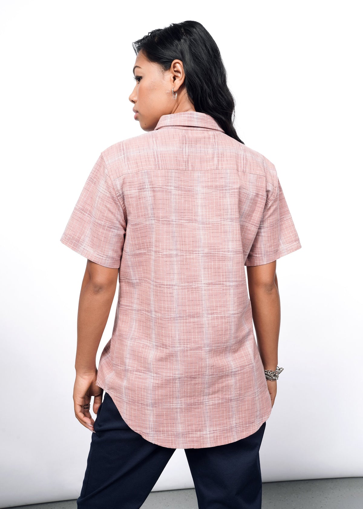 Model wearing The Essential Button Up in Cross Hatch Periwinkle