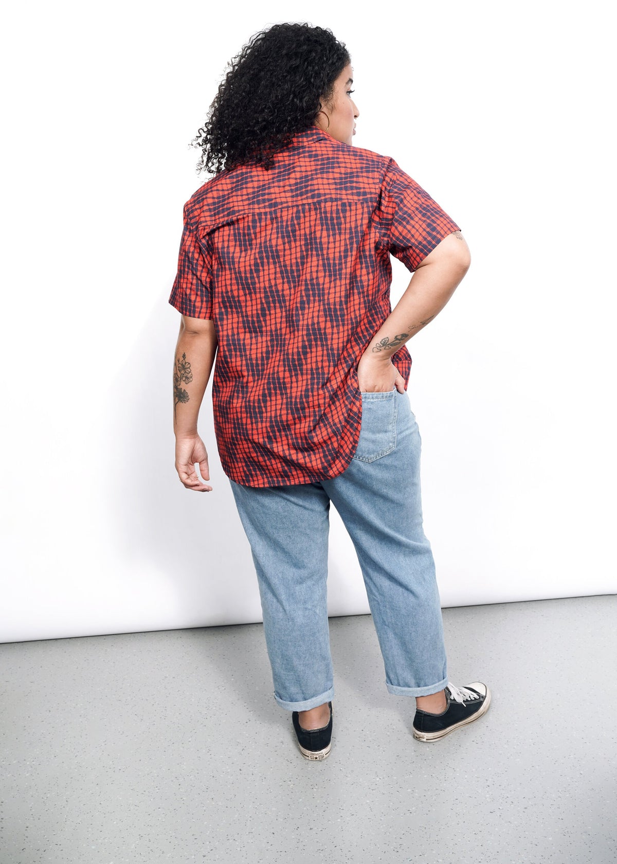 The Essential Button Up in Wavy Plaid Chili