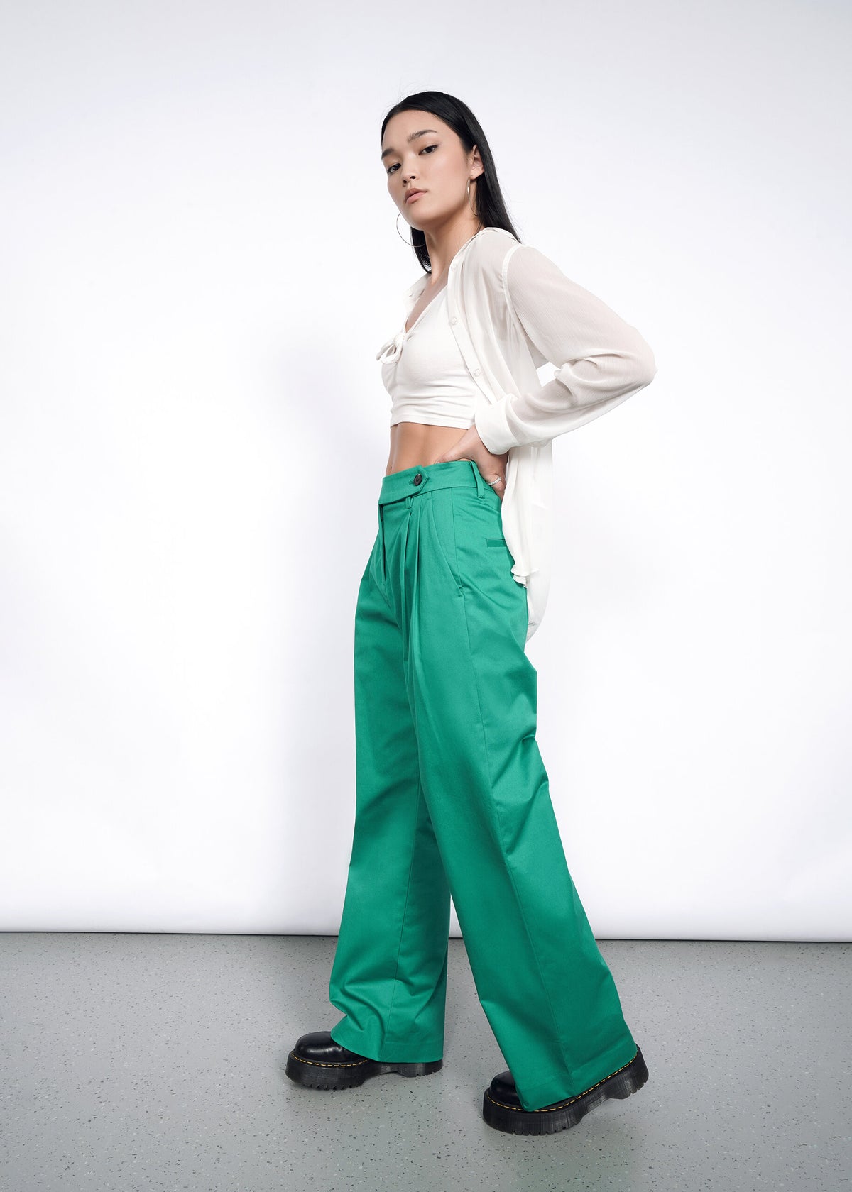 Model wearing The Essential Wide Leg Trouser in Emerald